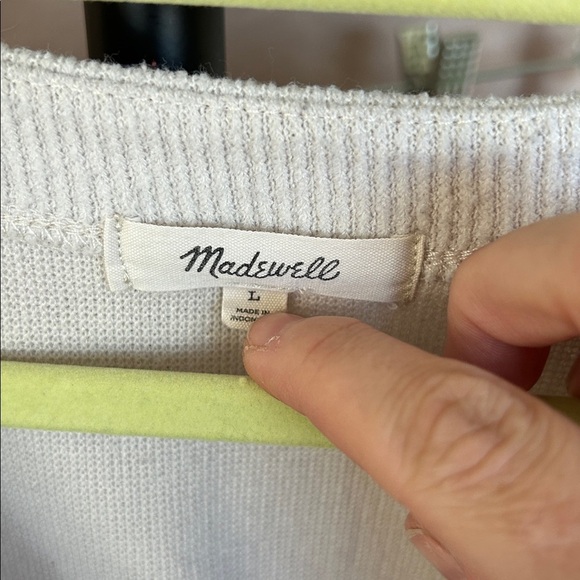 Flawed Madewell Cartigan. Size Large. Flaw is pilling. See all pics. - Picture 3 of 9